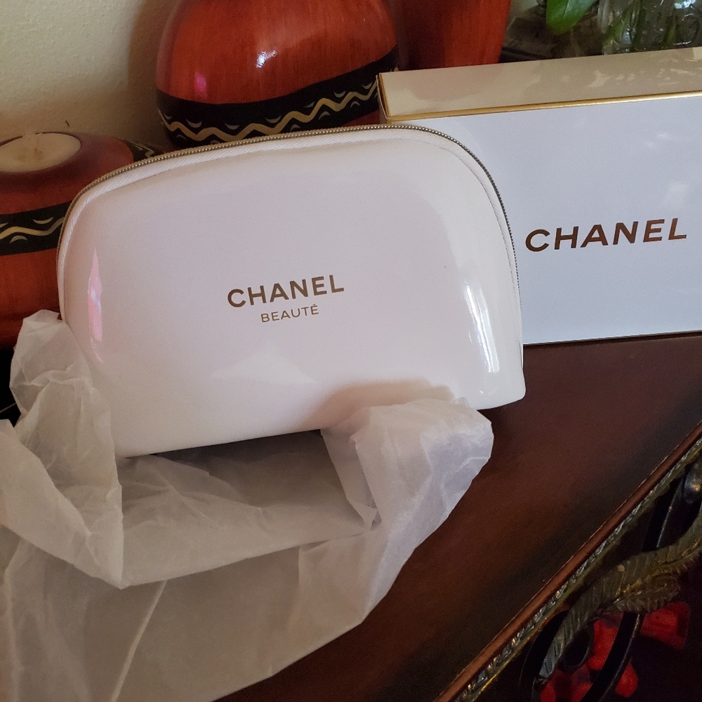 Chanel cosmetic pouch